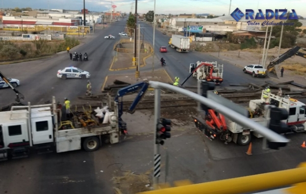 Cierran carriles por reparaciones